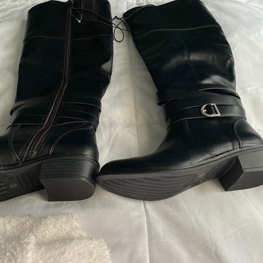 Ladies brand new boots